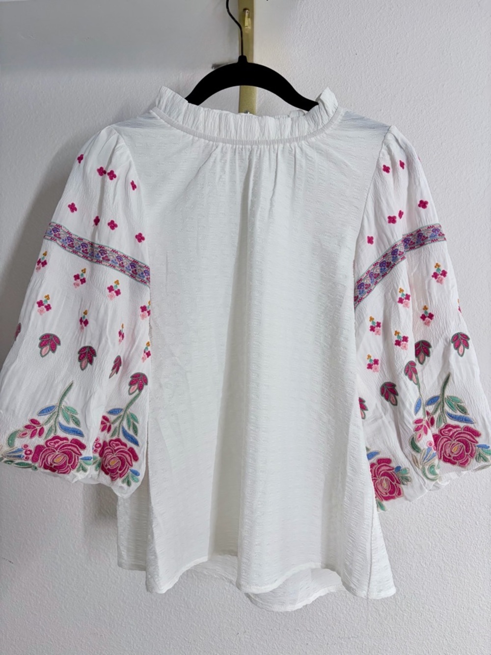 THML Boho White Peasant Top XS Pink Floral Embroidered Puff Sleeve - Picture 2 of 14